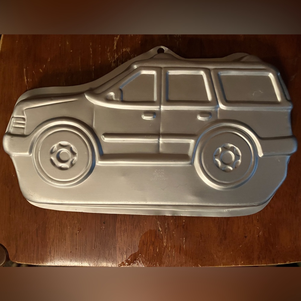 Vintage Wilton Cake Pan Mold Jeep Cherokee Car Truck SUV Vehicle 1998